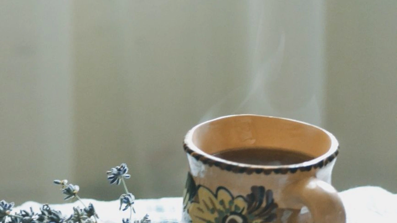 浴室偷拍直播的隐蔽风险与防范检测方法